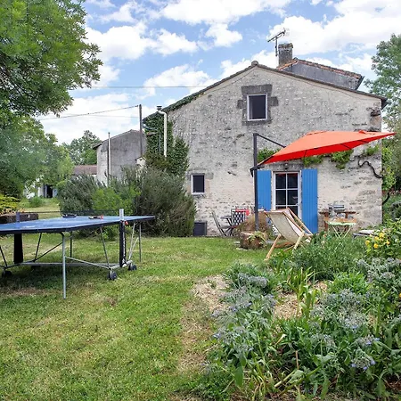 Le Gue De Champagne Holiday home *